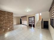 Vive a tu ritmo en la comodidad de una casa amplia en...