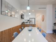 Lucas Fox presenta este amplio piso, situado a pocos...