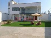 Vive Con Amplitud Y Seguridad: Casa De 400 M2 En Punta...