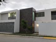 Vive con estilo en El Mayorazgo – 3 recámaras con baño y...