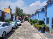 Vive con paz y comodidad en esta casa en condominio al...