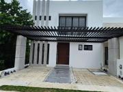 Vive el Lujo en Residencial Río: Casa Nueva con 4...