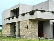 Vive el lujo: Tu hogar en el corazón de un viñedo