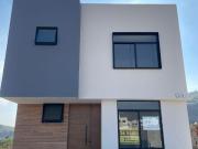 Vive en Albazur: casa con rooftop, casa club de lujo y...