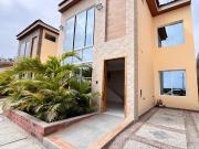 ? ¡Vive en Confort y Ubicación Privilegiada! Townhouse...