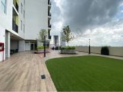 Vive en el corazón de Monterrey en este moderno y nuevo...