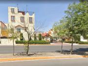 Vive en Elegante e inigualable casa en remate en Col....