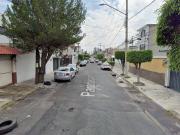 ¡Vive en Elegante y amplia casa en remate en Col....