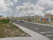 Vive en Elegante y amplia casa en remate en Col. Playa...