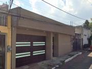 ¡VIVE EN ELEGANTE Y AMPLIA CASA EN REMATE EN CUAJIMALPA...
