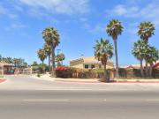 Vive en inigualable y enorme casa en remate en...