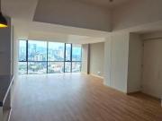 Vive en Interlomas: 3 recámaras, depto. renovado,...