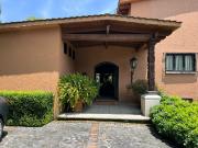 Vive en una Casa que Combina la Tranquilidad del Campo...