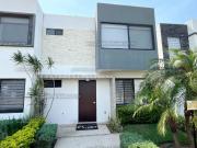 Vive tranquilo: Casa con acceso controlado y alberca....