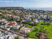 Vivenda com piscina e grande jardim na Praia da...