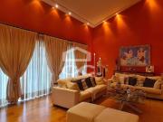 Vivenda de 1226m2 Repleta de Conforto e Sofisticao a 5...