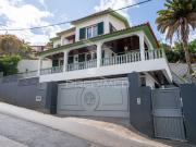 Vivenda Exclusiva com Vista Panorâmica para a Baía do...