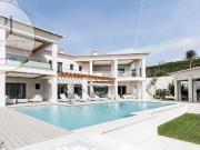 Vivenda Luxuosa, Moderna e Espaçosa de 5 Quartos Vivenda Luxuosa, Moderna e Espaçosa de 5 Quartos