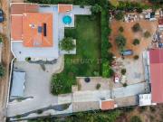 Vivenda Remodelada com Vista Mar e Piscina — Conforto,...