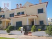 Vivenda V3 em condomínio fechado Cambelas