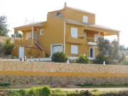 Vivendo em Harmonia com a Natureza: Moradia com 6...