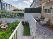 Vivienda adosada ideal para familias, con jardín y gran...