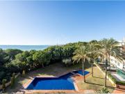 Vivienda de 3 plantas con doble terraza – 100mt de la...