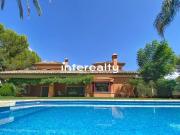 Vivienda de alto standing de 922 m2 en venta Marbella,...