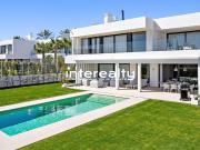 Vivienda de alto standing en venta Estepona, España