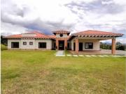 Vivienda de alto standing en venta Rionegro, Colombia