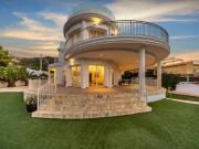 Vivienda de lujo con vistas al mar y a la montaña cerca...