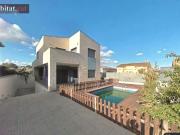 Vivienda de lujo de 318 m2 en venta Vilanova i la...