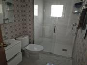 ¡Vivienda de tres dormitorios para reformar en Torrevieja!