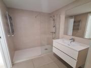 Vivienda en altura con terraza de 17 m² y zonas comunes...