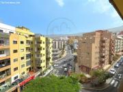 Vivienda en última planta con ascensor en el centro de...