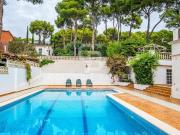 Vivienda exclusiva de 650 m2 en venta Castelldefels, España