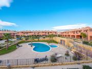 VIVIENDA NUEVA DE DISEÑO CON PISCINA,NUEVO A CINCO...