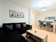 Vivienda reformada con licencia turística en Avenida de...