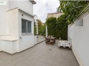 Vivienda unifamiliar con patio, jardín y todas las...