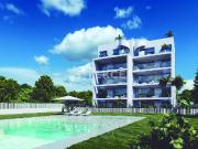 Viviendas modernas al sur con piscina y vistas a...