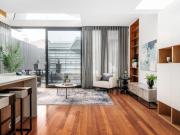 Vogue living with excellent location!