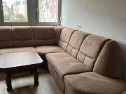 Modern möblierte 3 Zimmer DG Wohnung frisch kernsaniert