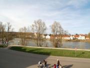 Voll möblierte 2 Zimmer Wohnung direkt an der Donau ab...