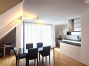 VOLLMÖBLIERTE DG Wohnung mit westseitiger Terrasse +...