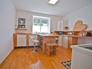 VOLLMÖBLIERTE EG Wohnung mit Terrasse und Garten! inkl....