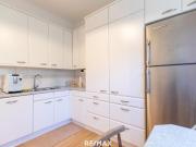 Vollunterkellertes Mehrfamilienhaus 2 getrennte...