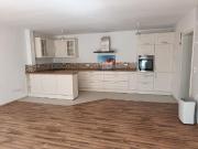 Von Privat helle 3 Zimmer Wohnung bezugs und...