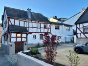 VON PRIVAT Rhein und stadtnahe Immobilie