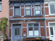 VON PRIVAT vielseitiges altbremer Reihenmittelhaus in...