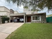 VÓRTICE INMOBILIARIA VENDE CASA EN B° PRIVADO PINARES DE...